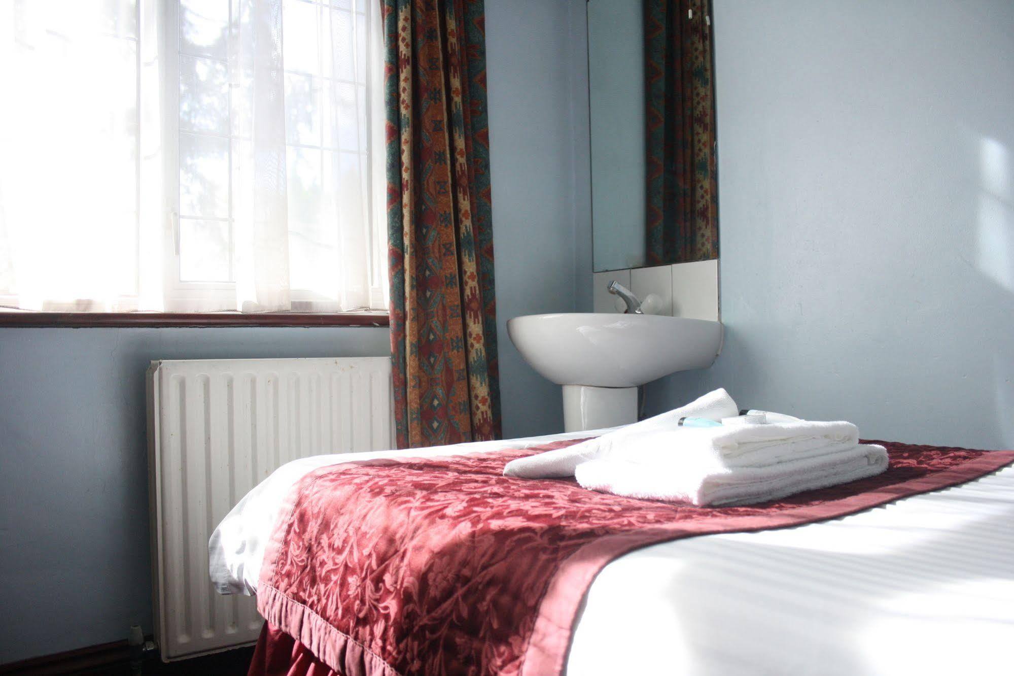Kings Paget Hotel West Drayton  Buitenkant foto