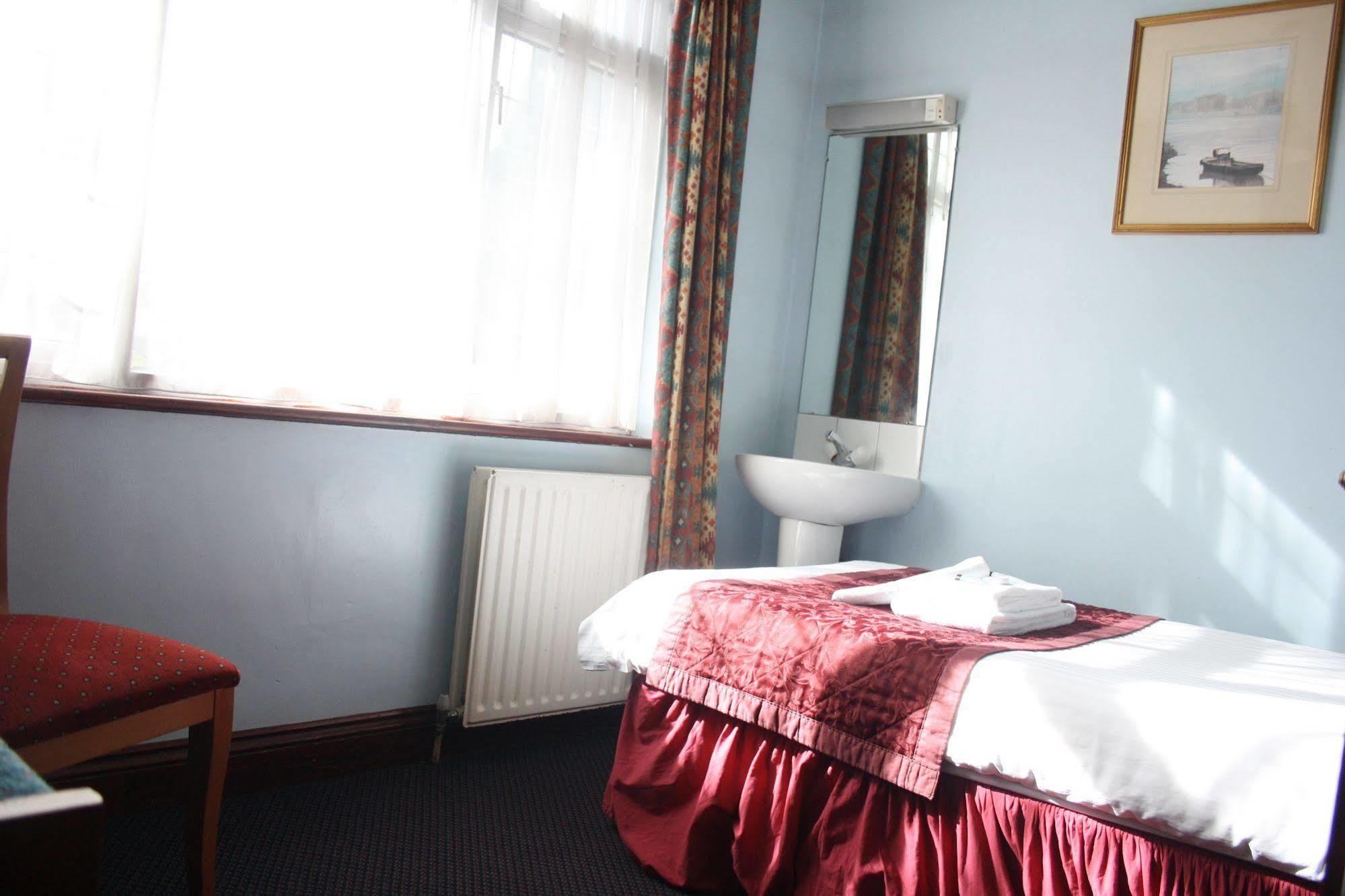 Kings Paget Hotel West Drayton  Buitenkant foto